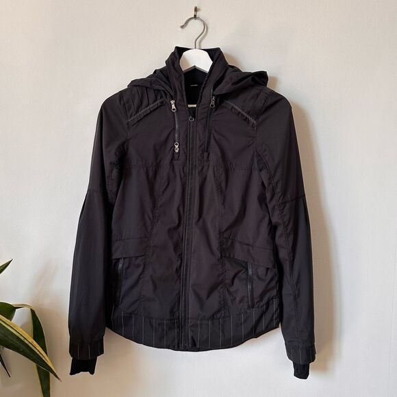 lululemon athletica Jackets & Blazers - Lululemon Spring Forward Jacket in Sea Stripe Reflective Black Size 2